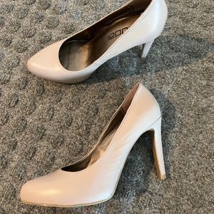 Moda Spana Like New Nude Pumps TTS 6 - Perfect To Match Everything!
